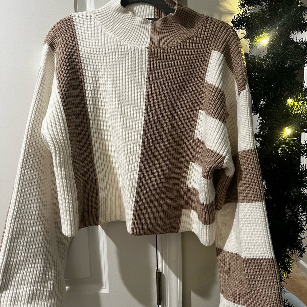 Elegant Two-Tone Women's Turtleneck Boutique Sweater